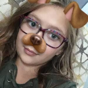 Meet your Posher, Avery